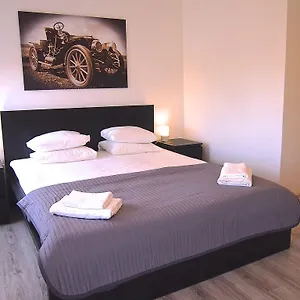Royal Way Snug - Old Town Warszawa