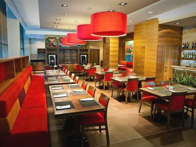 Mercure Warszawa Airport 4*,