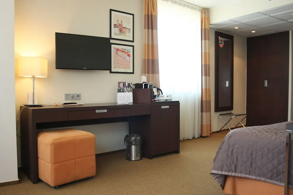 **** Hotel Mercure Warszawa Airport Polska